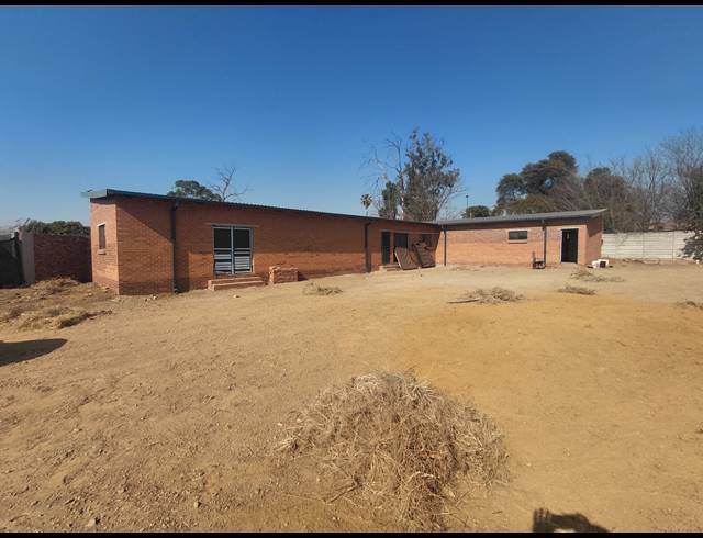 20,000M² INDUSTRIAL YARD FOR SALE IN POMONA